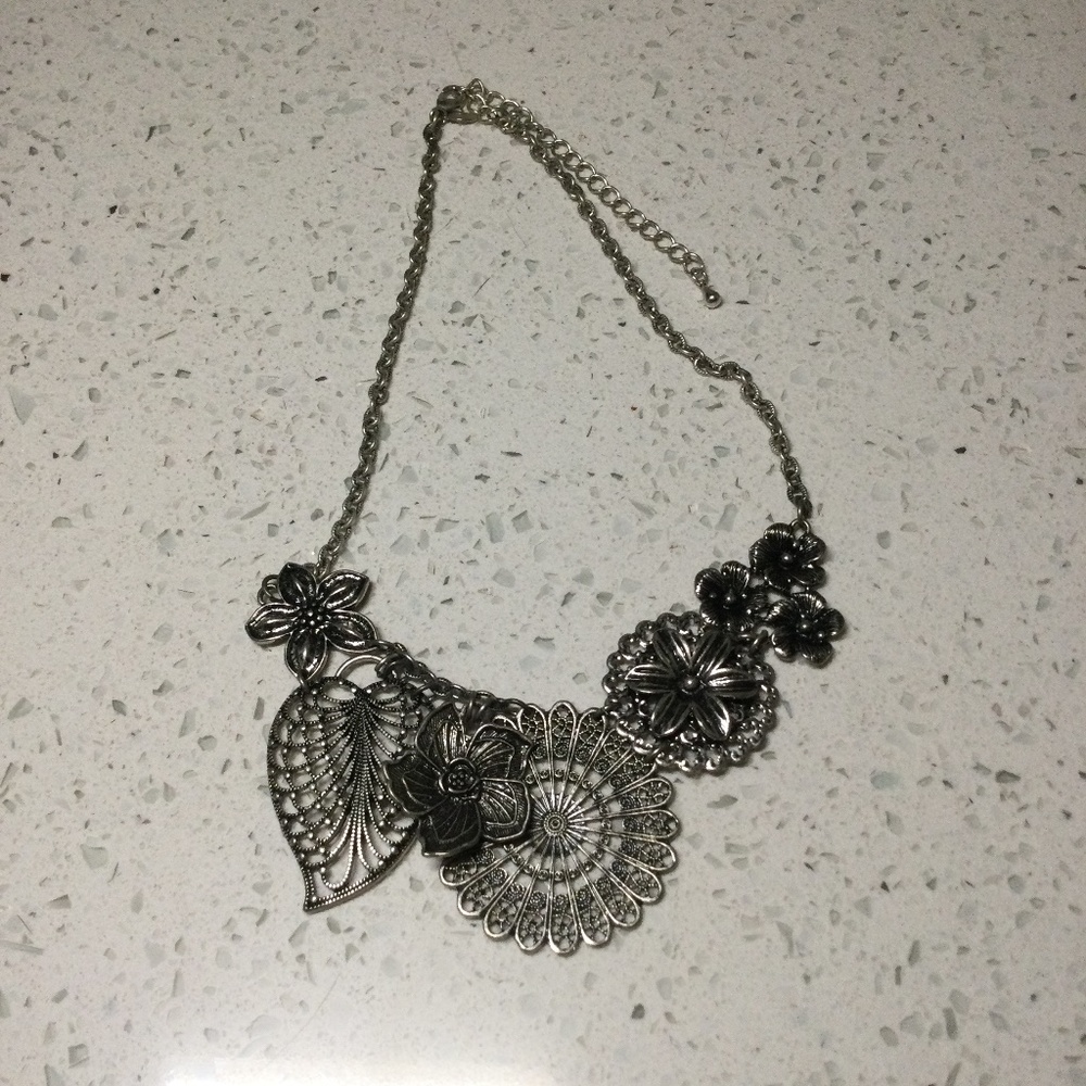 Premier Designs Botanical Necklace